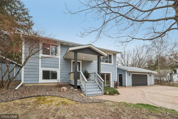 $425,000 | 30875 Montclair Drive, Lindstrom, MN 55045