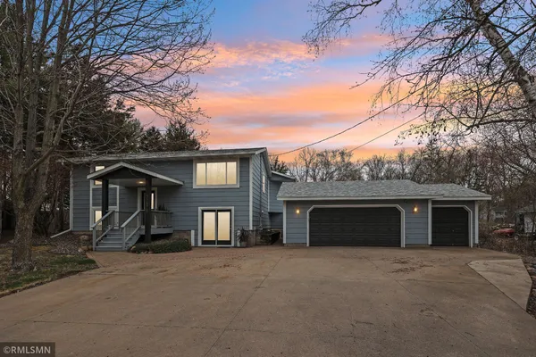 $425,000 | 30875 Montclair Drive, Lindstrom, MN 55045