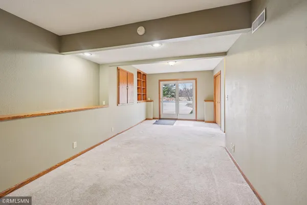 $425,000 | 30875 Montclair Drive, Lindstrom, MN 55045
