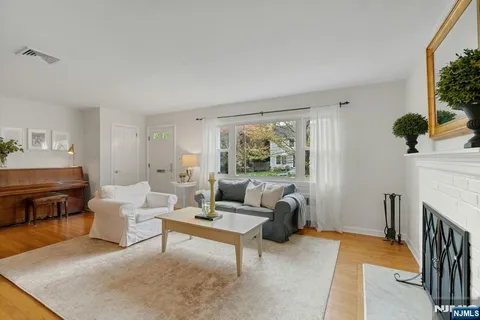 $1,399,000 | 96 Lakewood Avenue, Ho-Ho-Kus, NJ 07423
