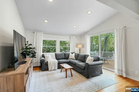 $1,399,000 | 96 Lakewood Avenue, Ho-Ho-Kus, NJ 07423