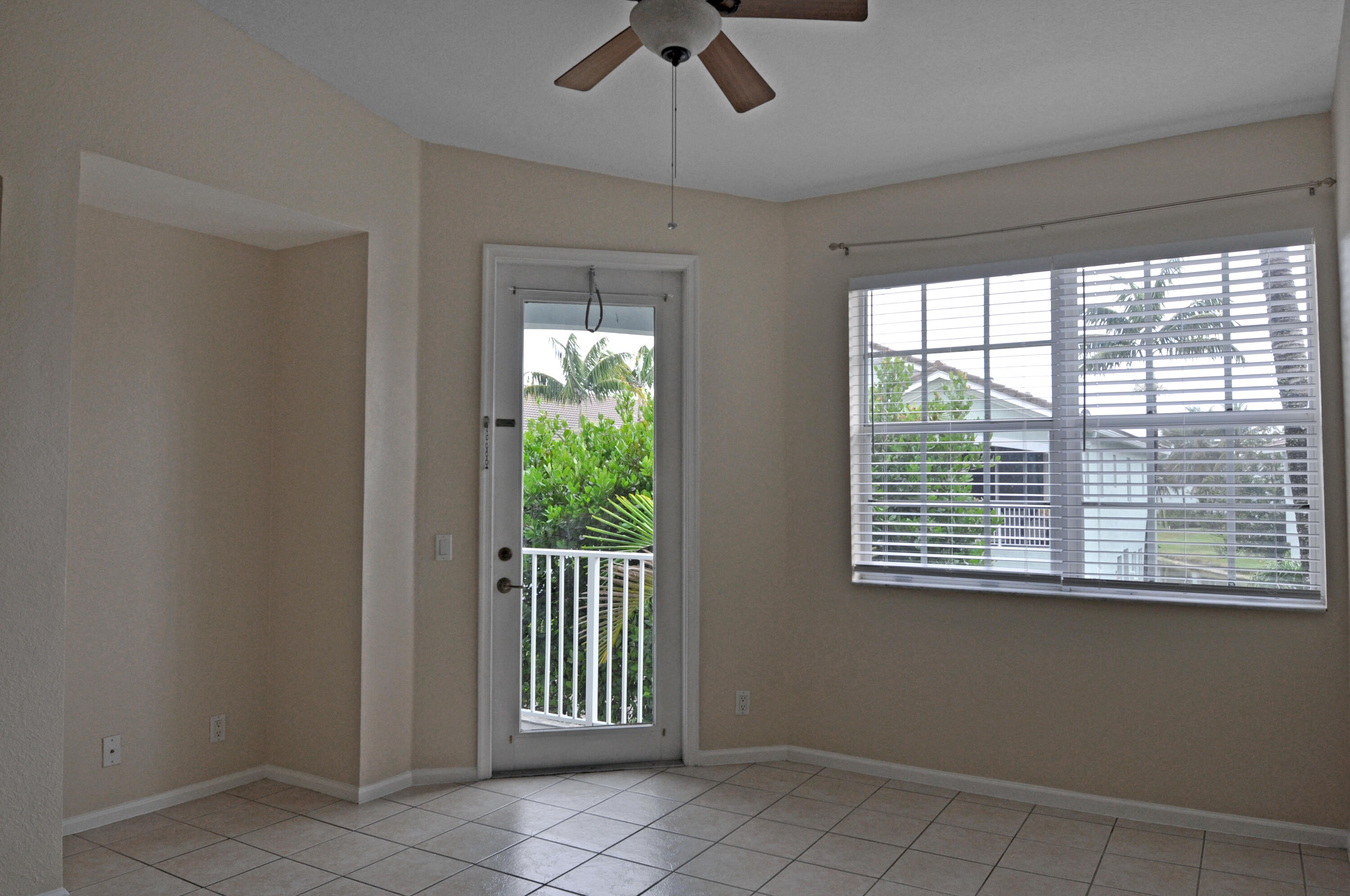 3217 Laurel Ridge Circle Riviera Beach, FL 33404 - Photo 14 of 24 DSC_0045-1