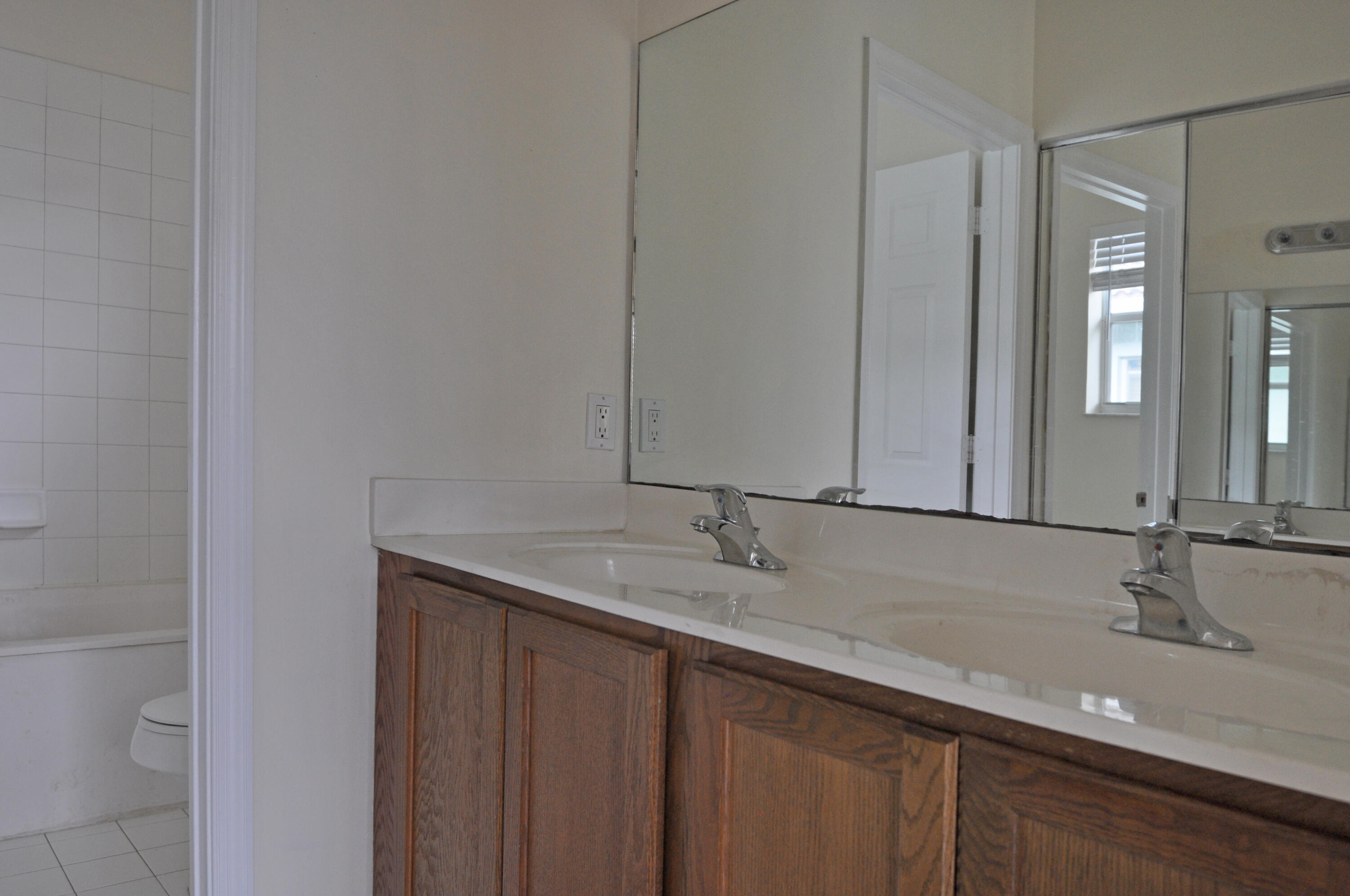 3217 Laurel Ridge Circle Riviera Beach, FL 33404 - Photo 20 of 24 DSC_0051-1