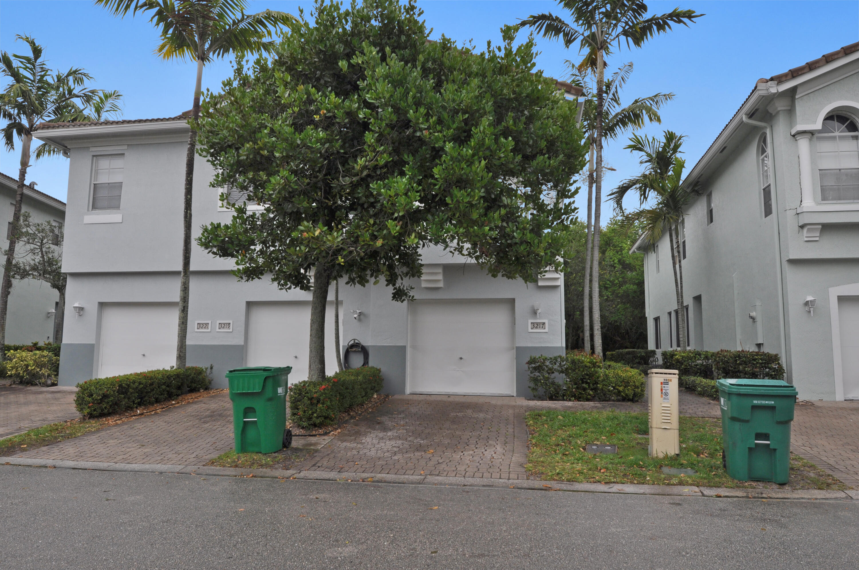 3217 Laurel Ridge Circle Riviera Beach, FL 33404 - Photo 2 of 24 DSC_0033-1