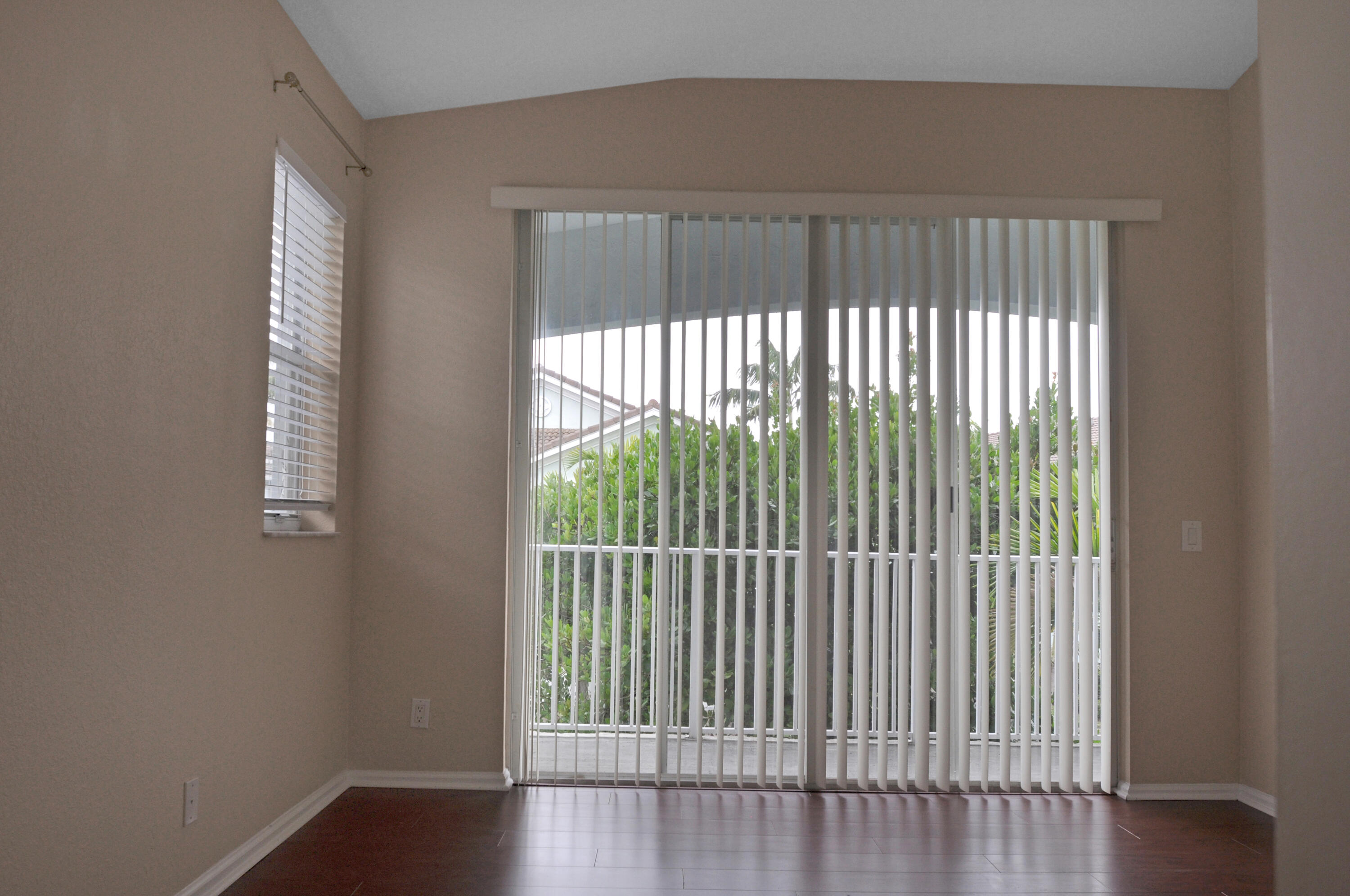3217 Laurel Ridge Circle Riviera Beach, FL 33404 - Photo 21 of 24 DSC_0052-1