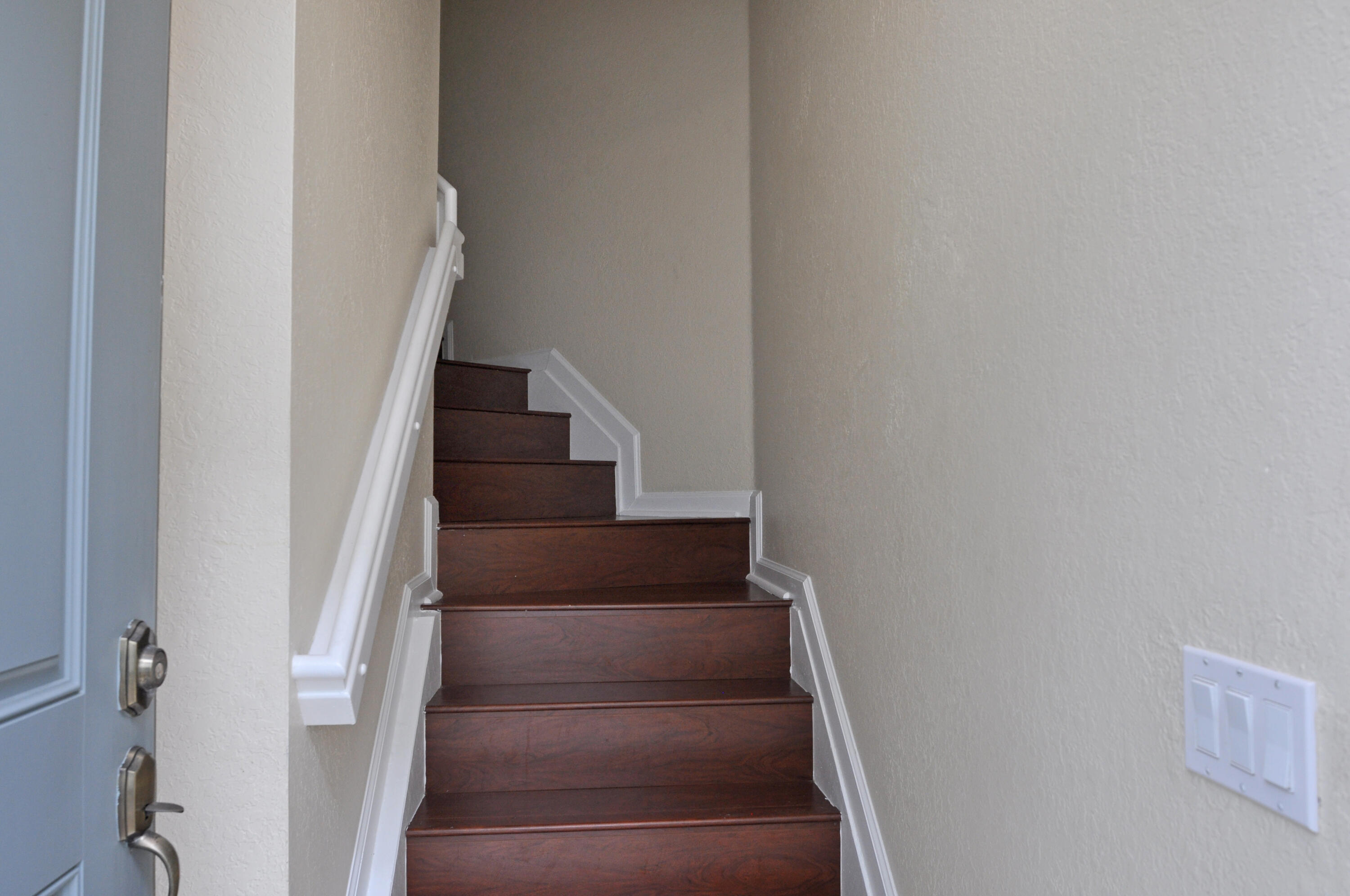 3217 Laurel Ridge Circle Riviera Beach, FL 33404 - Photo 5 of 24 DSC_0036-1