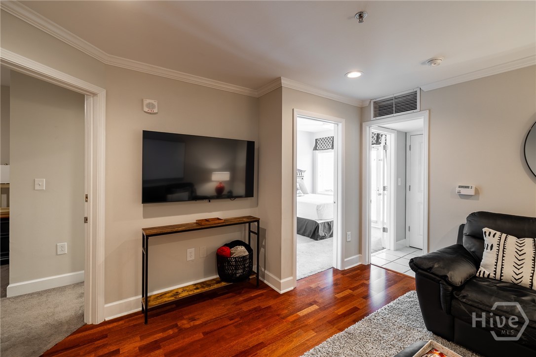 250 West Broad Street, Unit 720 Athens, GA 30601 - Photo 5 of 34