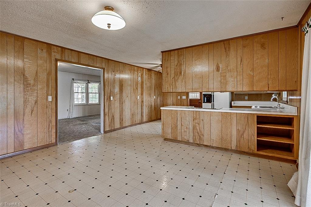 1911 North Moore Road Robbins, NC 27325 - Photo 7 of 50