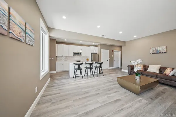 $2,300 | 6 Giada Lane, Unit 3, Middletown, NY 10940