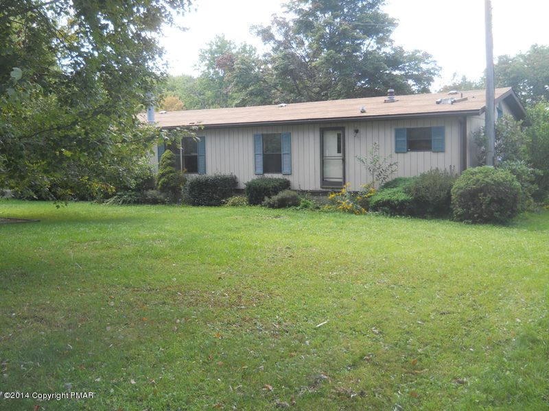 21 Deer Park Road Dallas, PA 18612 - Photo 1 of 22 Front