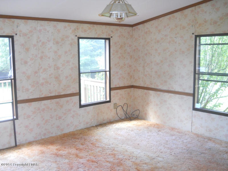 21 Deer Park Road Dallas, PA 18612 - Photo 15 of 22 Mst
