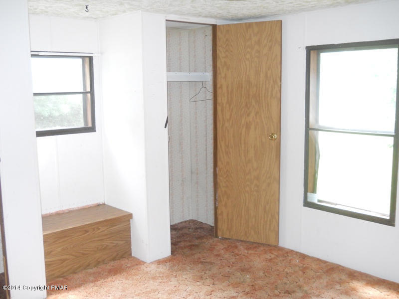 21 Deer Park Road Dallas, PA 18612 - Photo 17 of 22 BR 3