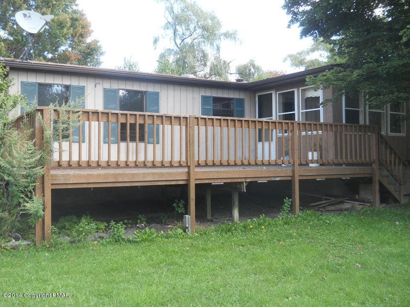 21 Deer Park Road Dallas, PA 18612 - Photo 2 of 22 back deck