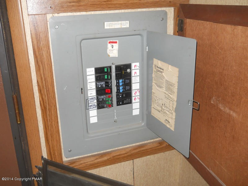 21 Deer Park Road Dallas, PA 18612 - Photo 21 of 22 Electric Panel
