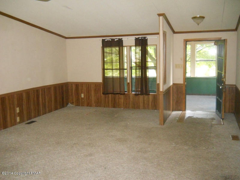 21 Deer Park Road Dallas, PA 18612 - Photo 10 of 22 Living Room 2