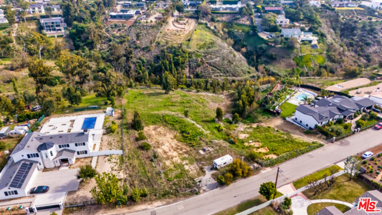 6660 Wandermere Road Malibu, CA 90265 - Photo 14 of 29 a city view