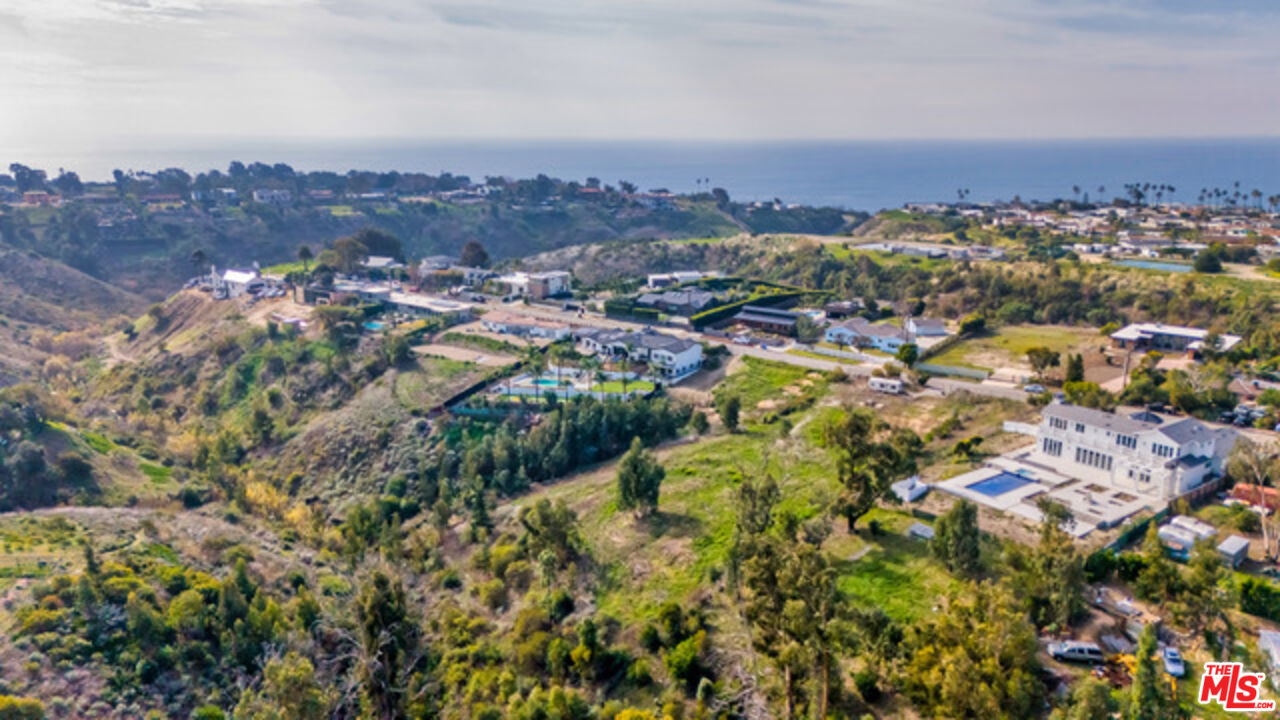 6660 Wandermere Road Malibu, CA 90265 - Photo 24 of 29 an aerial view of multiple house