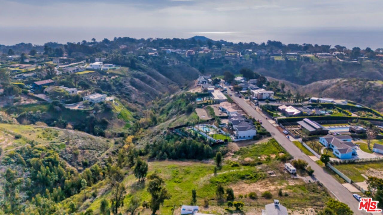 6660 Wandermere Road Malibu, CA 90265 - Photo 25 of 29 a view of city and mountain