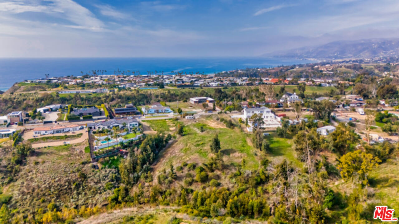 6660 Wandermere Road Malibu, CA 90265 - Photo 27 of 29 a view of a city