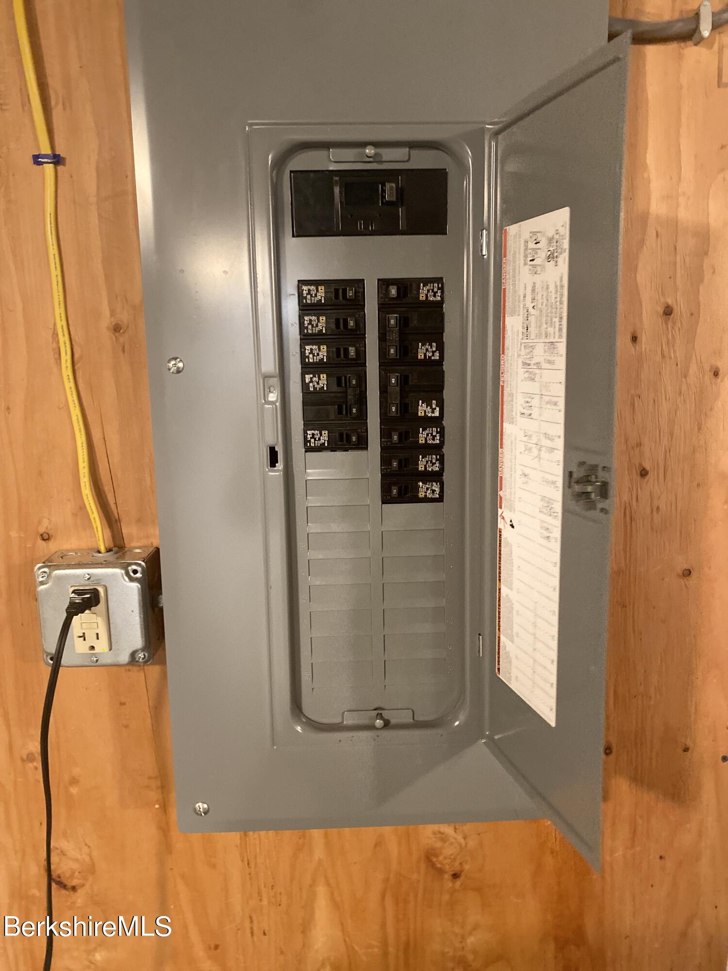 111 Bushey Road Pittsfield, MA 01201 - Photo 31 of 42 200 amp service