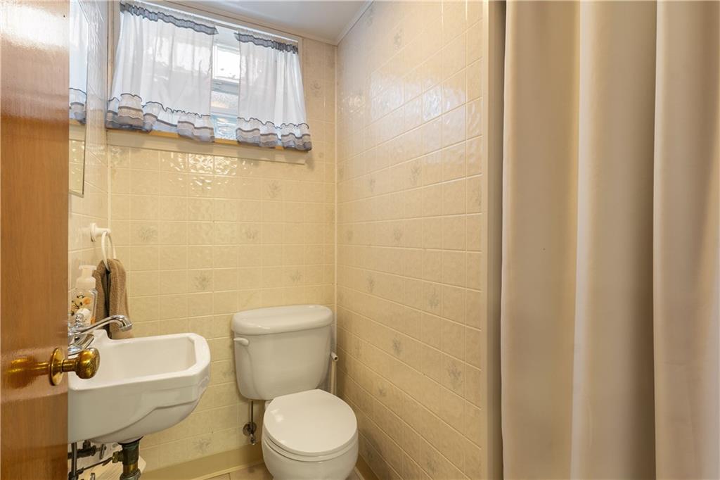 232 Lenore Drive McKees Rocks, PA 15136 - Photo 26 of 32