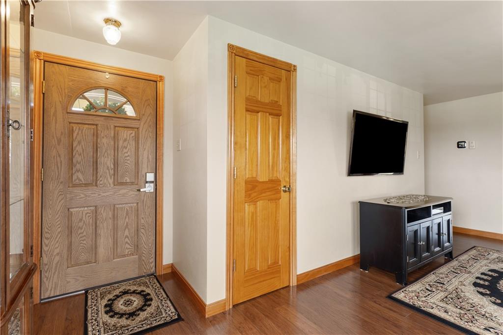 232 Lenore Drive McKees Rocks, PA 15136 - Photo 5 of 32