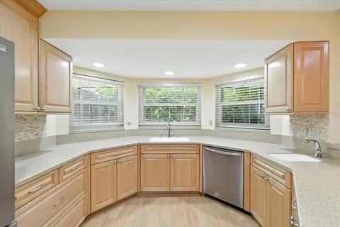 $869,000 | 2975 Whisper Lane North, Clearwater, FL 33762