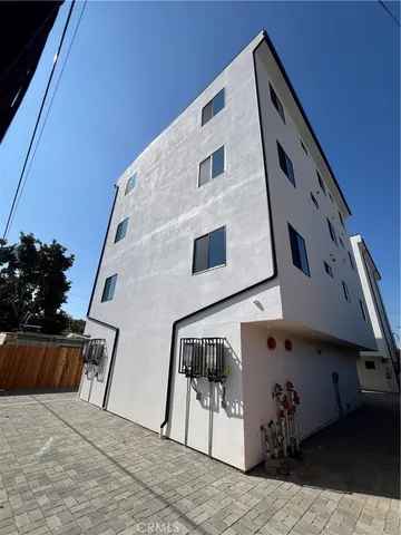 a picture of a picture of a floor plan