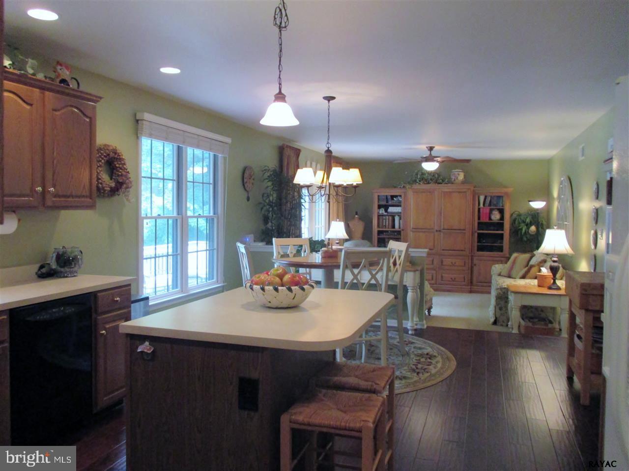 139 Meadow Road York, PA 17406 - Photo 11 of 35 Gallery Image 11
