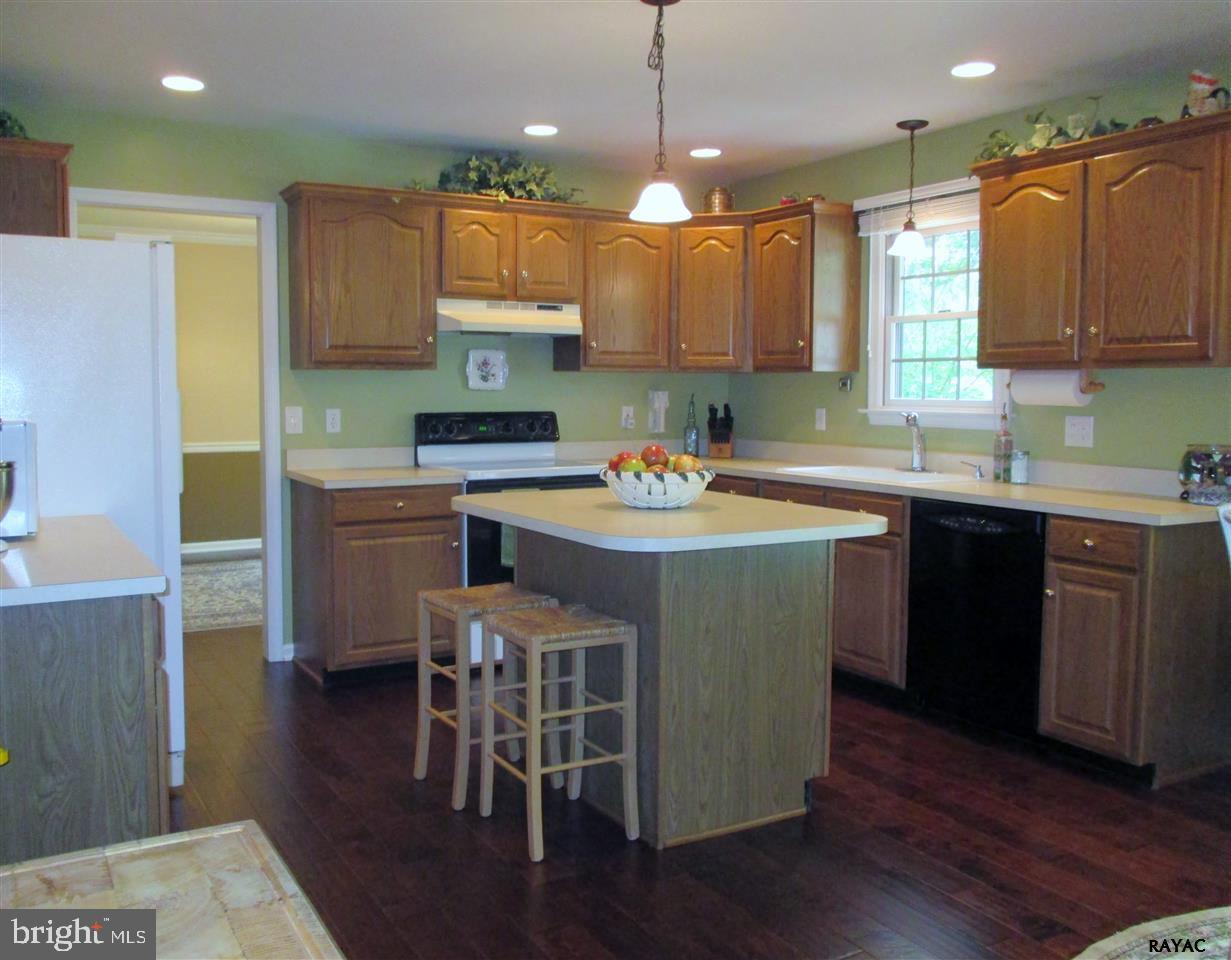 139 Meadow Road York, PA 17406 - Photo 13 of 35 Gallery Image 13