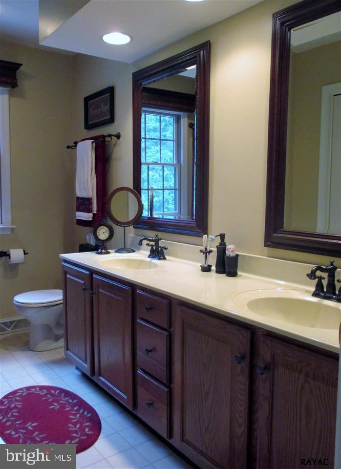 139 Meadow Road York, PA 17406 - Photo 21 of 35 Gallery Image 21