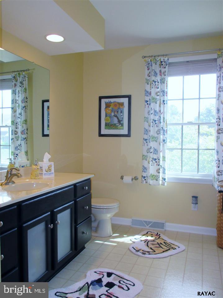 139 Meadow Road York, PA 17406 - Photo 23 of 35 Gallery Image 23
