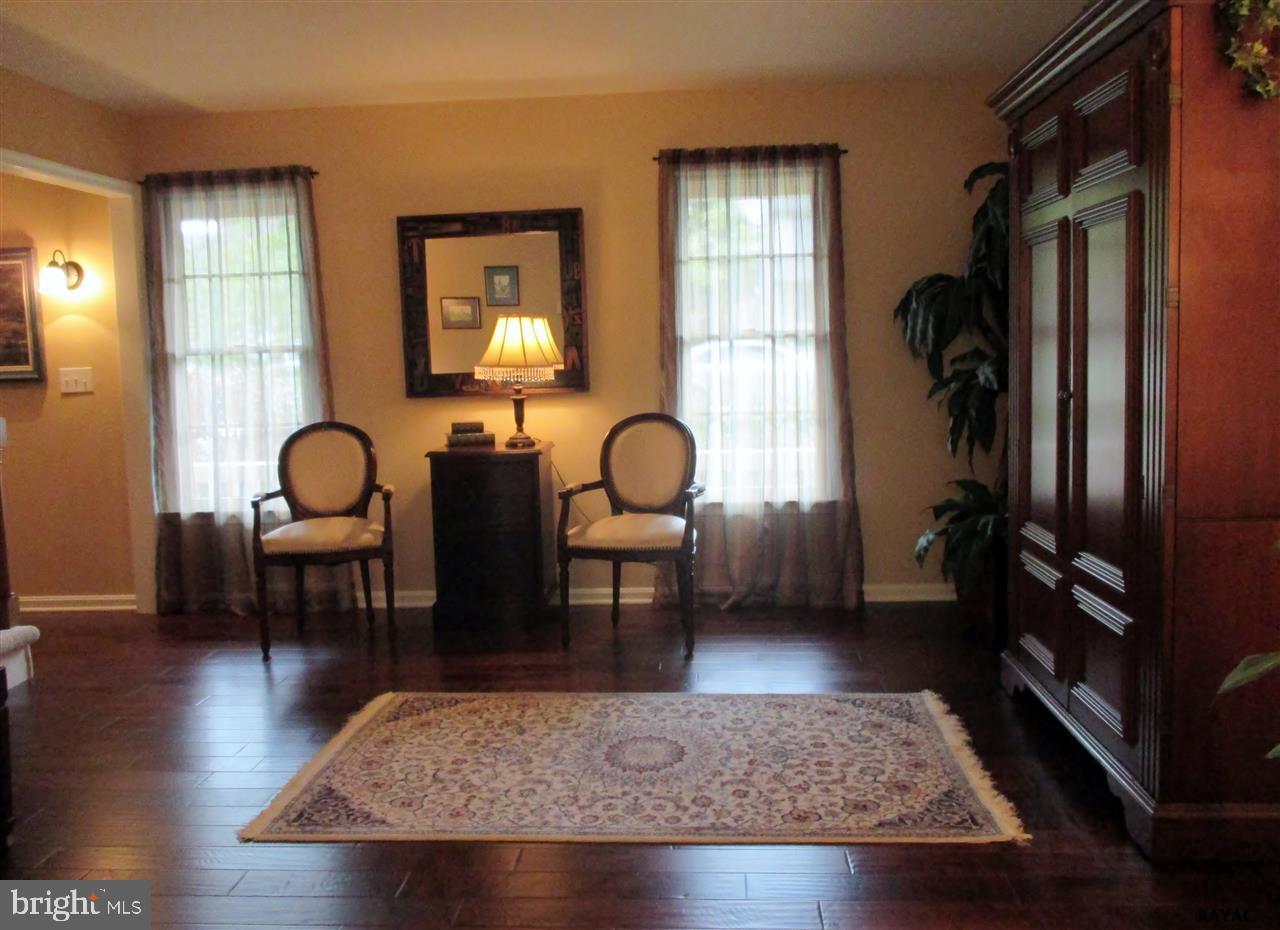 139 Meadow Road York, PA 17406 - Photo 8 of 35 Gallery Image 8