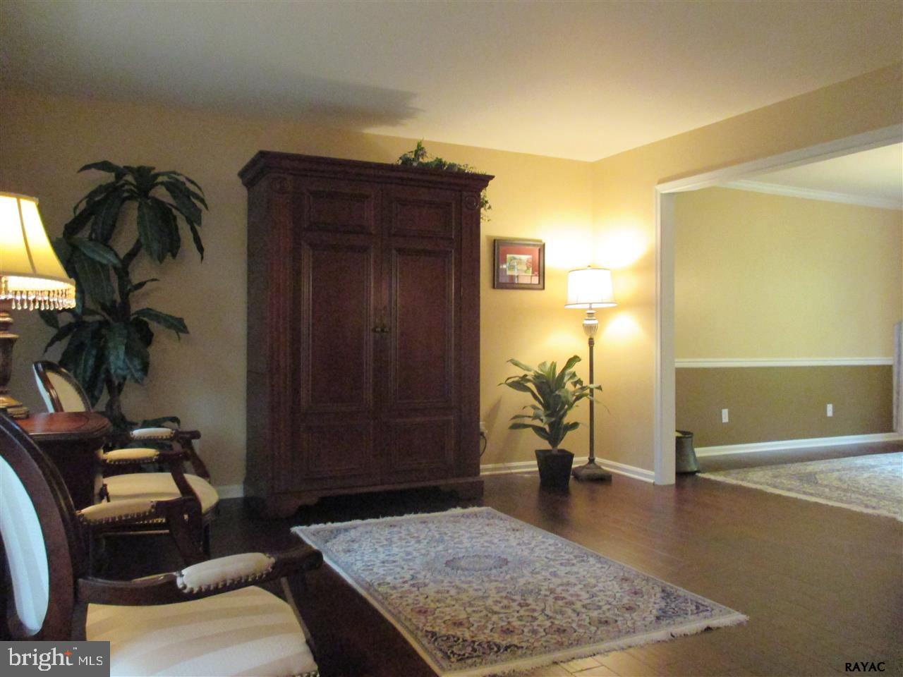 139 Meadow Road York, PA 17406 - Photo 9 of 35 Gallery Image 9
