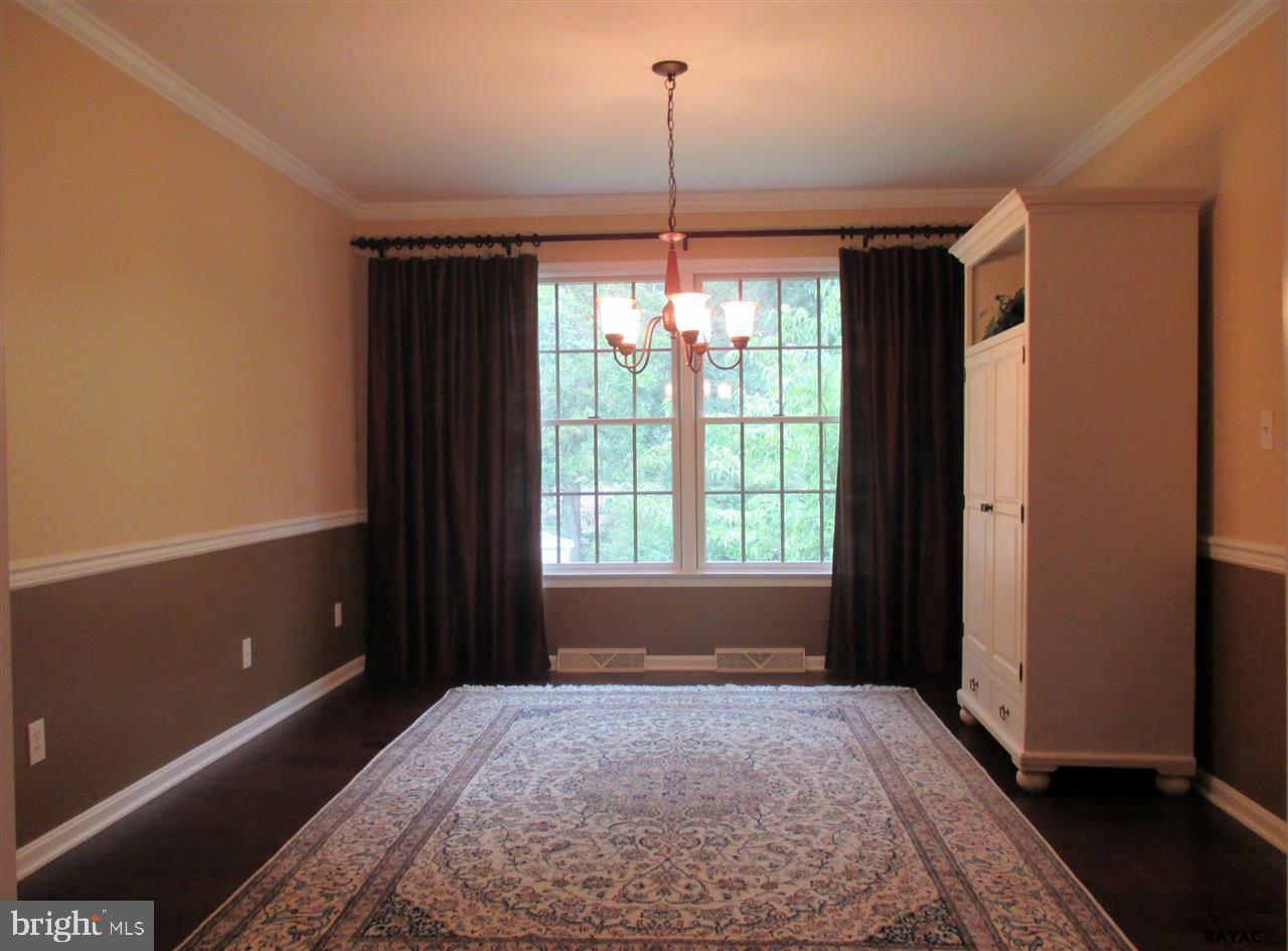 139 Meadow Road York, PA 17406 - Photo 10 of 35 Gallery Image 10