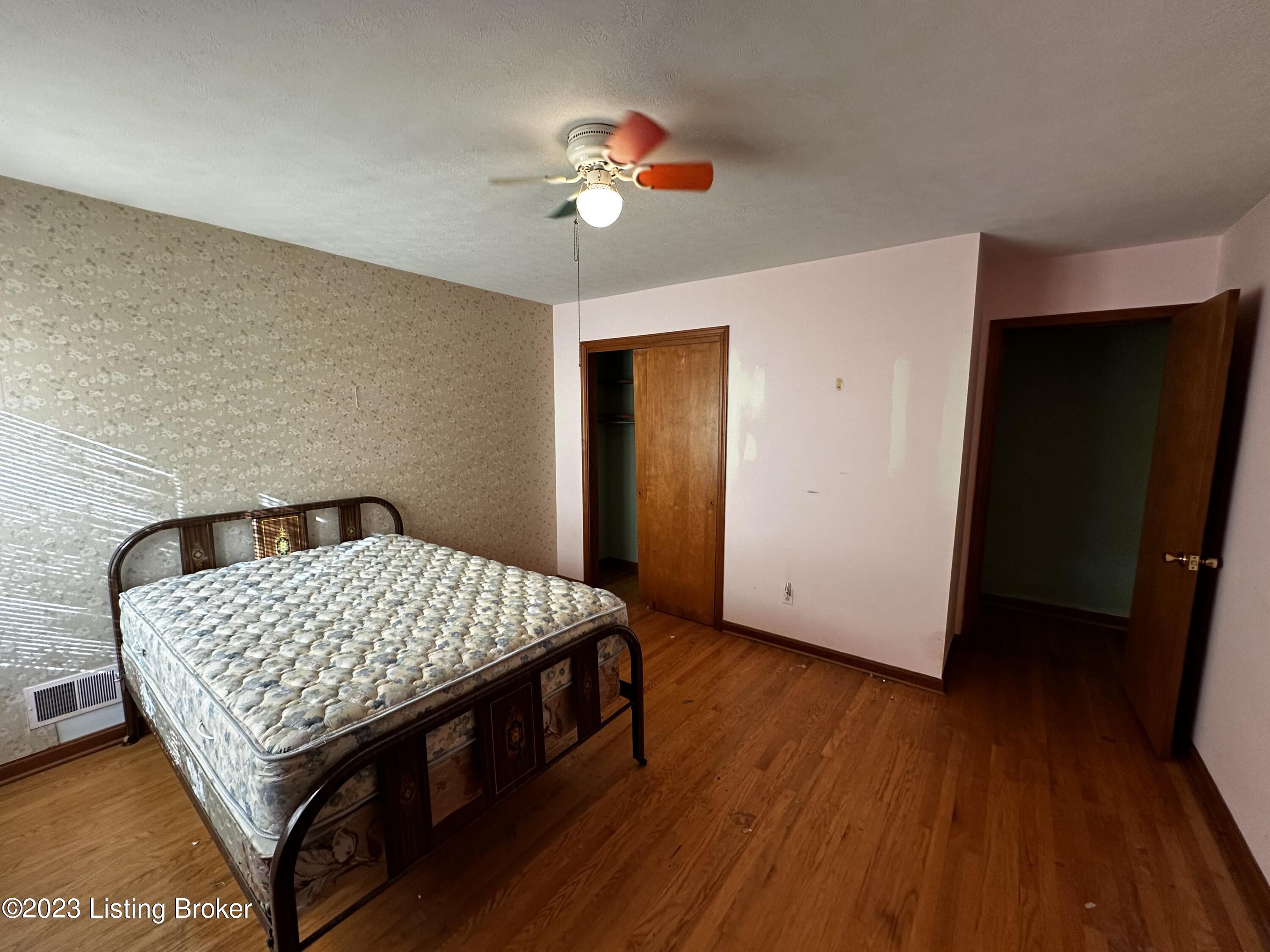 313 Harpers Ferry Road Louisville, KY 40214 - Photo 8 of 12 IMG_9128