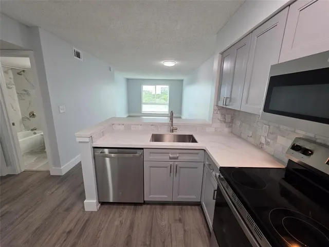 $2,100 | 2108 South Cypress Bend Drive, Unit 505, Pompano Beach, FL 33069