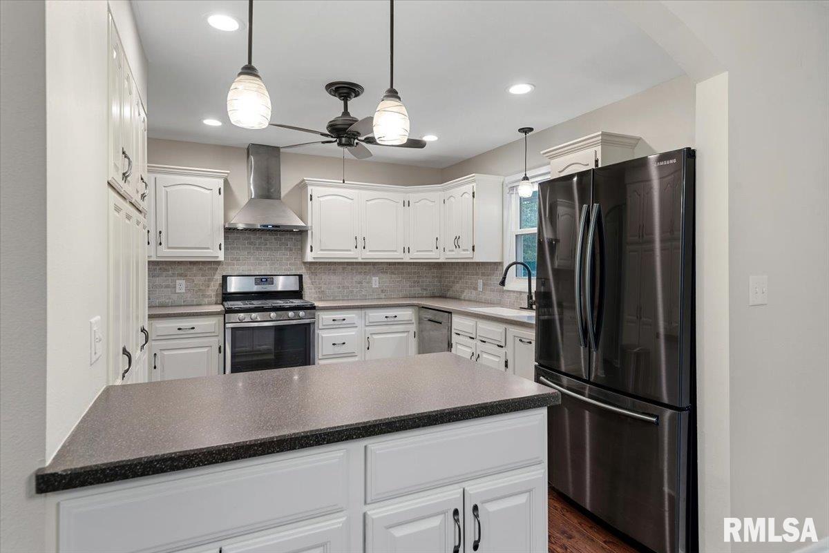 2 Interlacken Road Springfield, IL 62704 - Photo 11 of 35