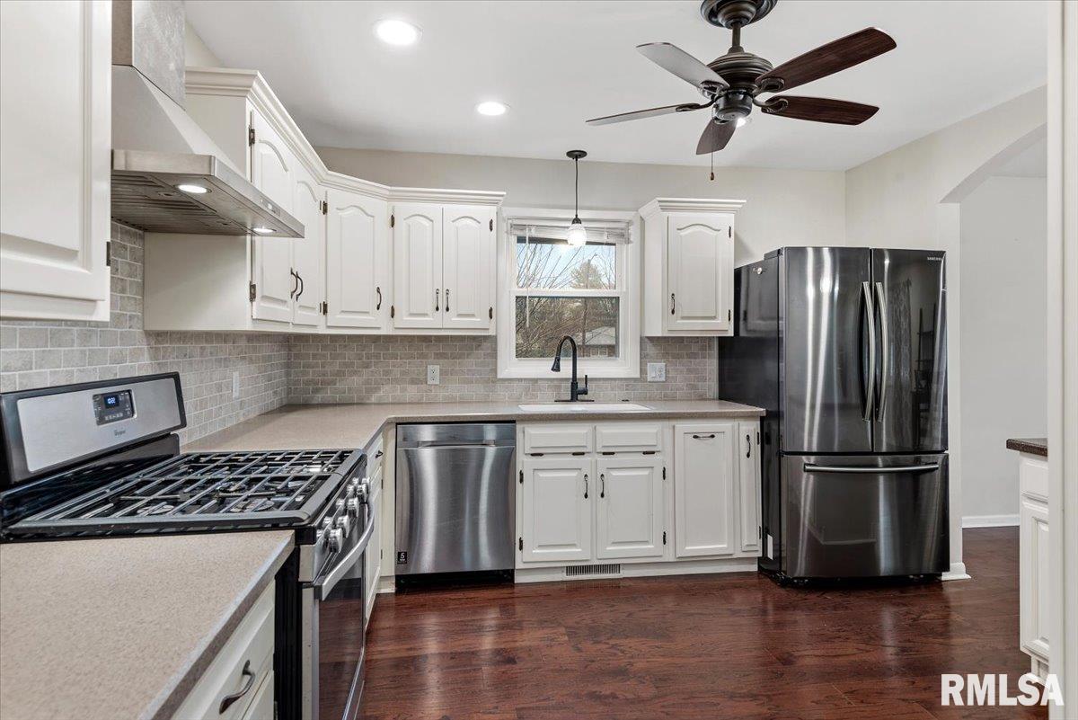 2 Interlacken Road Springfield, IL 62704 - Photo 12 of 35