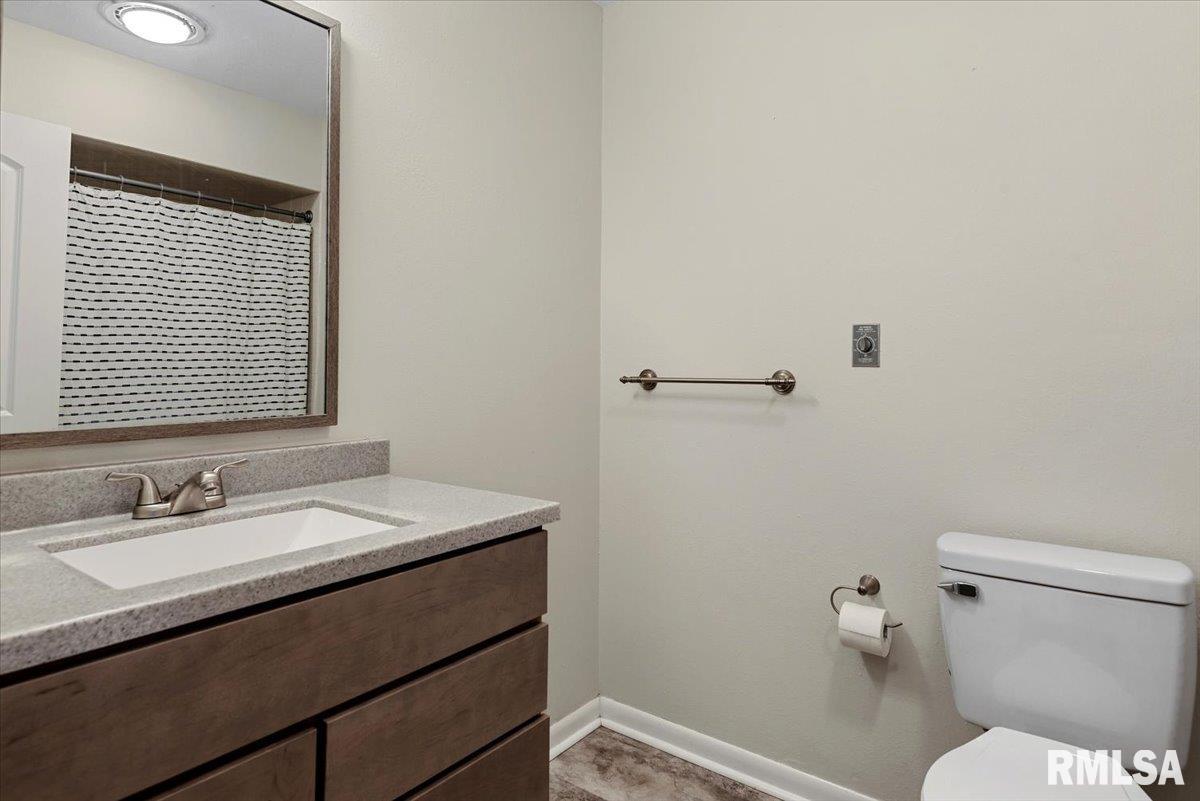 2 Interlacken Road Springfield, IL 62704 - Photo 14 of 35
