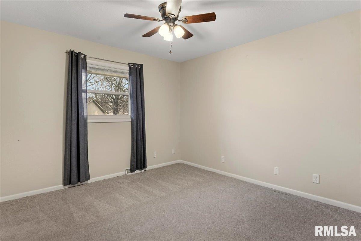 2 Interlacken Road Springfield, IL 62704 - Photo 21 of 35