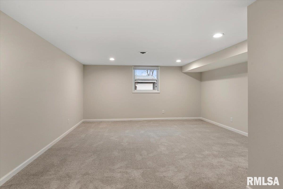 2 Interlacken Road Springfield, IL 62704 - Photo 27 of 35