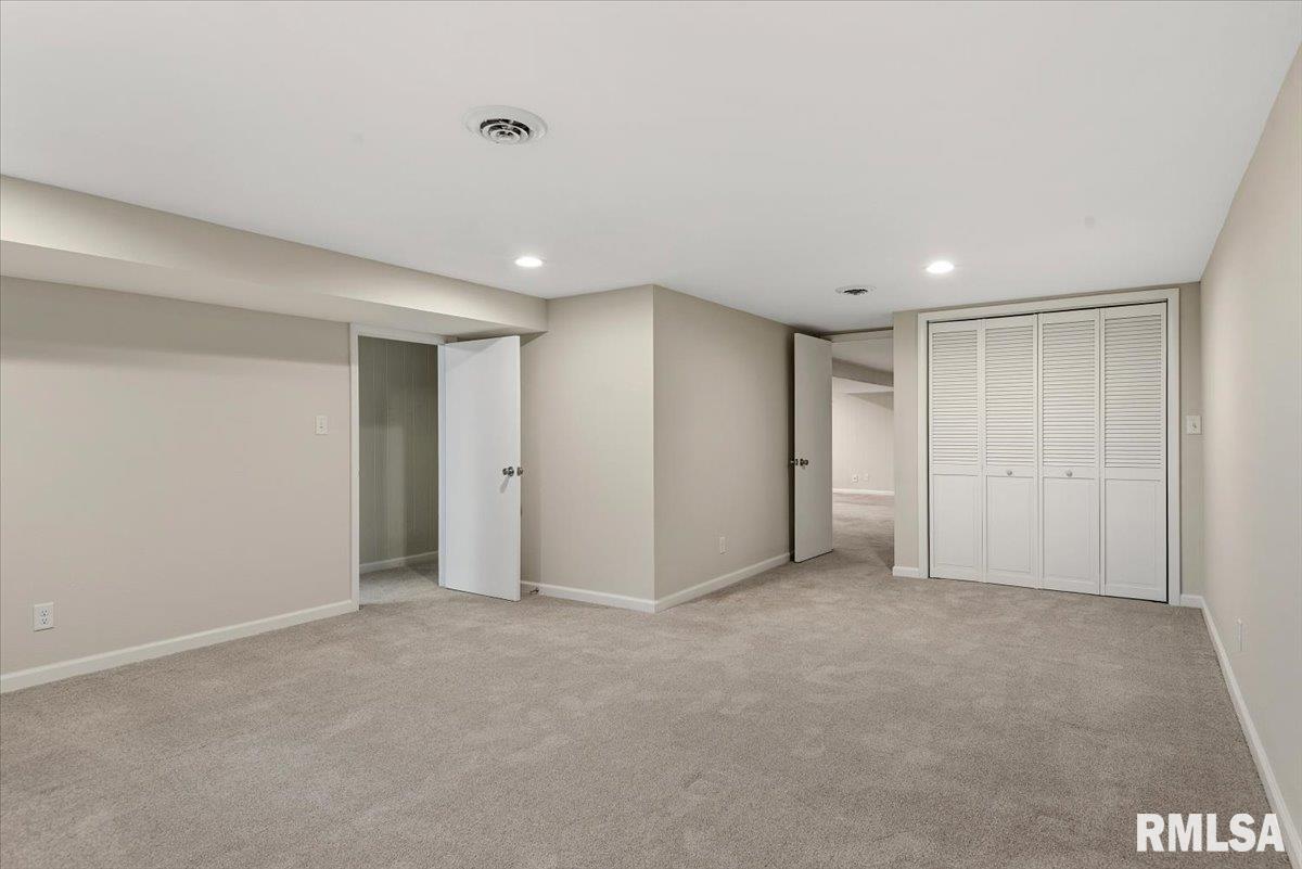 2 Interlacken Road Springfield, IL 62704 - Photo 28 of 35