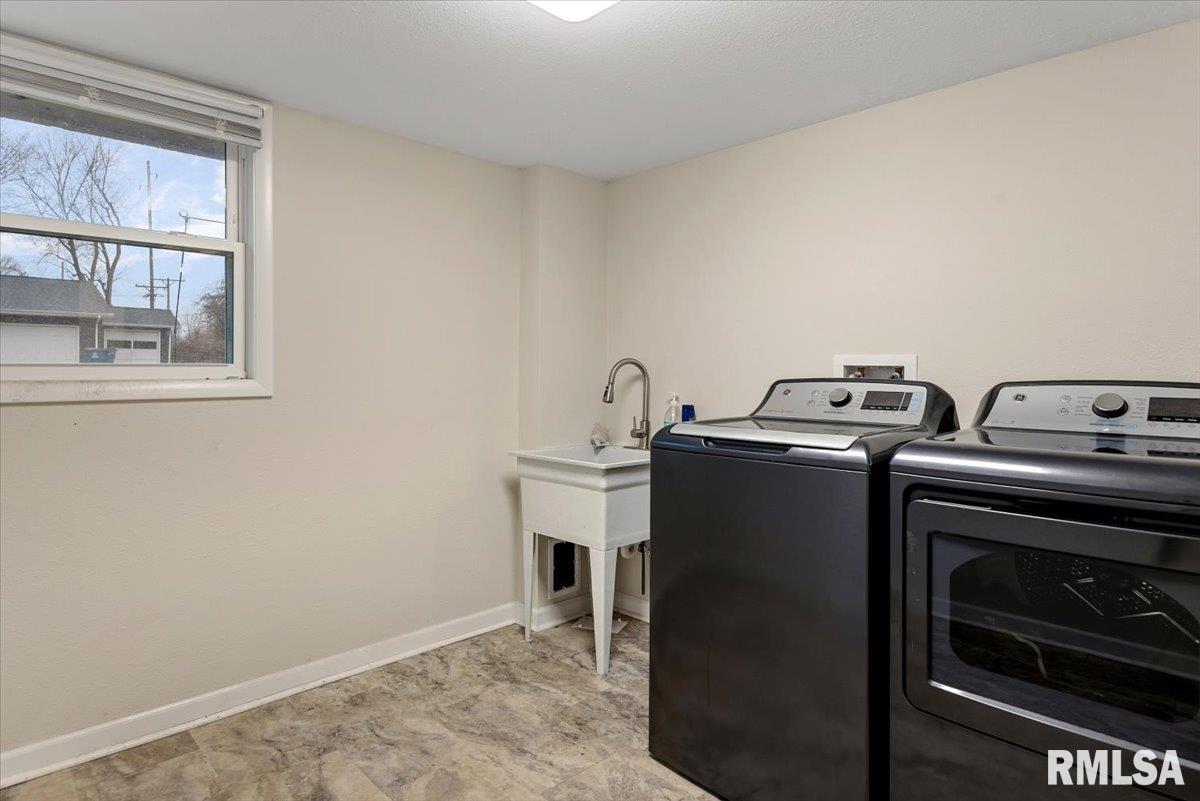 2 Interlacken Road Springfield, IL 62704 - Photo 29 of 35