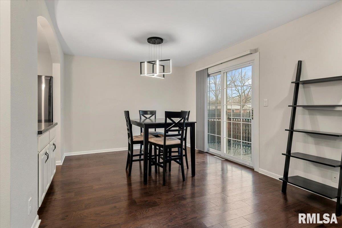 2 Interlacken Road Springfield, IL 62704 - Photo 9 of 35