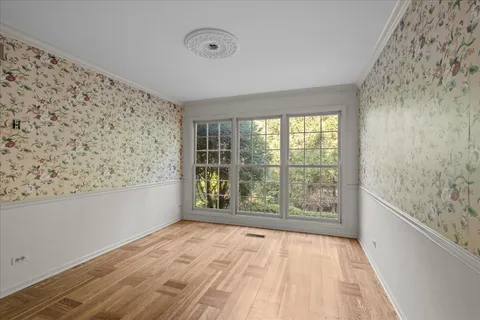 $725,000 | 8 Warrington Drive, Lake Bluff, IL 60044