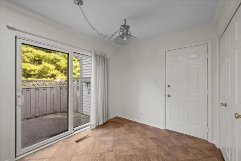 $725,000 | 8 Warrington Drive, Lake Bluff, IL 60044