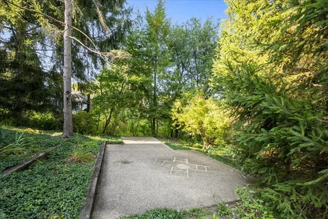 $725,000 | 8 Warrington Drive, Lake Bluff, IL 60044