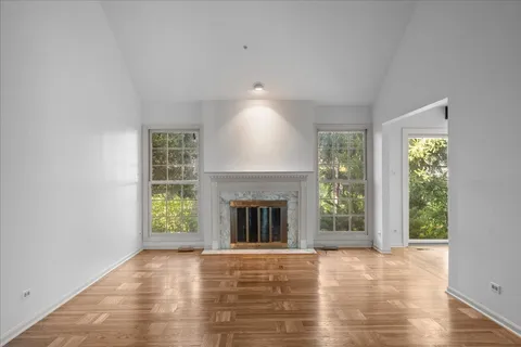 $725,000 | 8 Warrington Drive, Lake Bluff, IL 60044