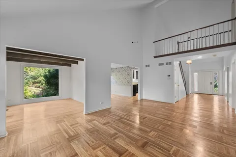 $725,000 | 8 Warrington Drive, Lake Bluff, IL 60044